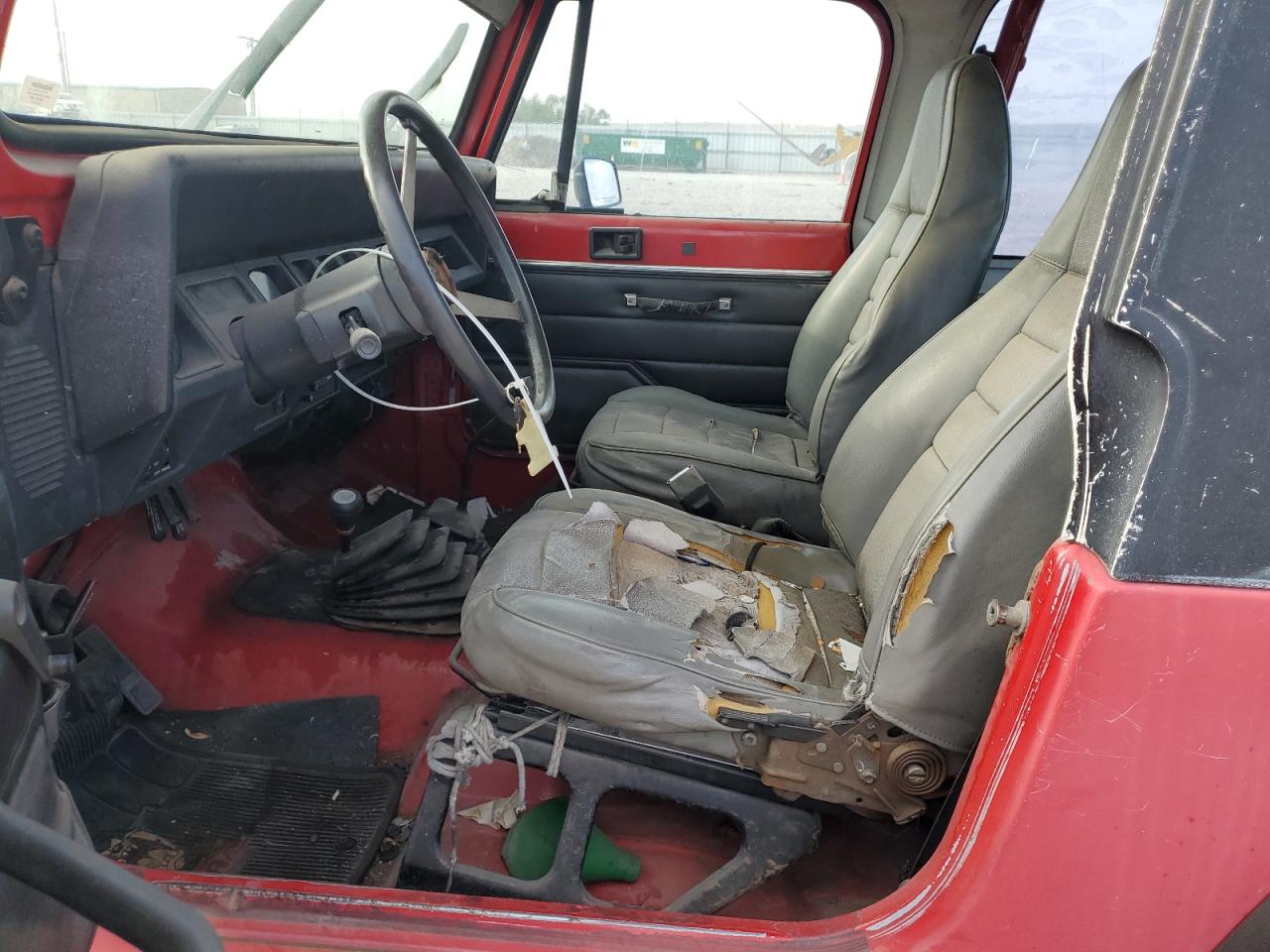 1992 Jeep Wrangler / Yj S VIN: 2J4FY19P7NJ518783 Lot: 58792834