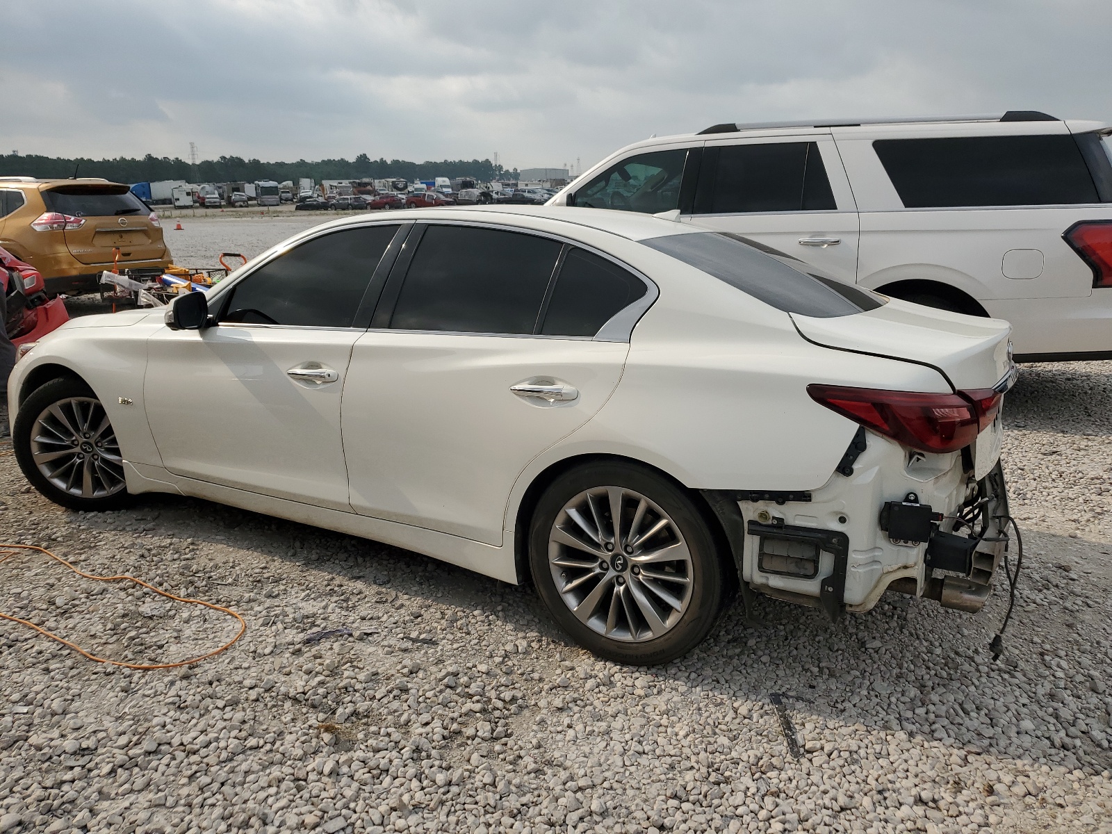 2018 Infiniti Q50 Luxe vin: JN1EV7AP0JM354092