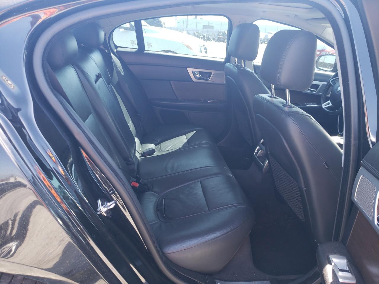 2015 Jaguar Xf 2.0T Premium VIN: SAJWA0FS6FPU55002 Lot: 60175734