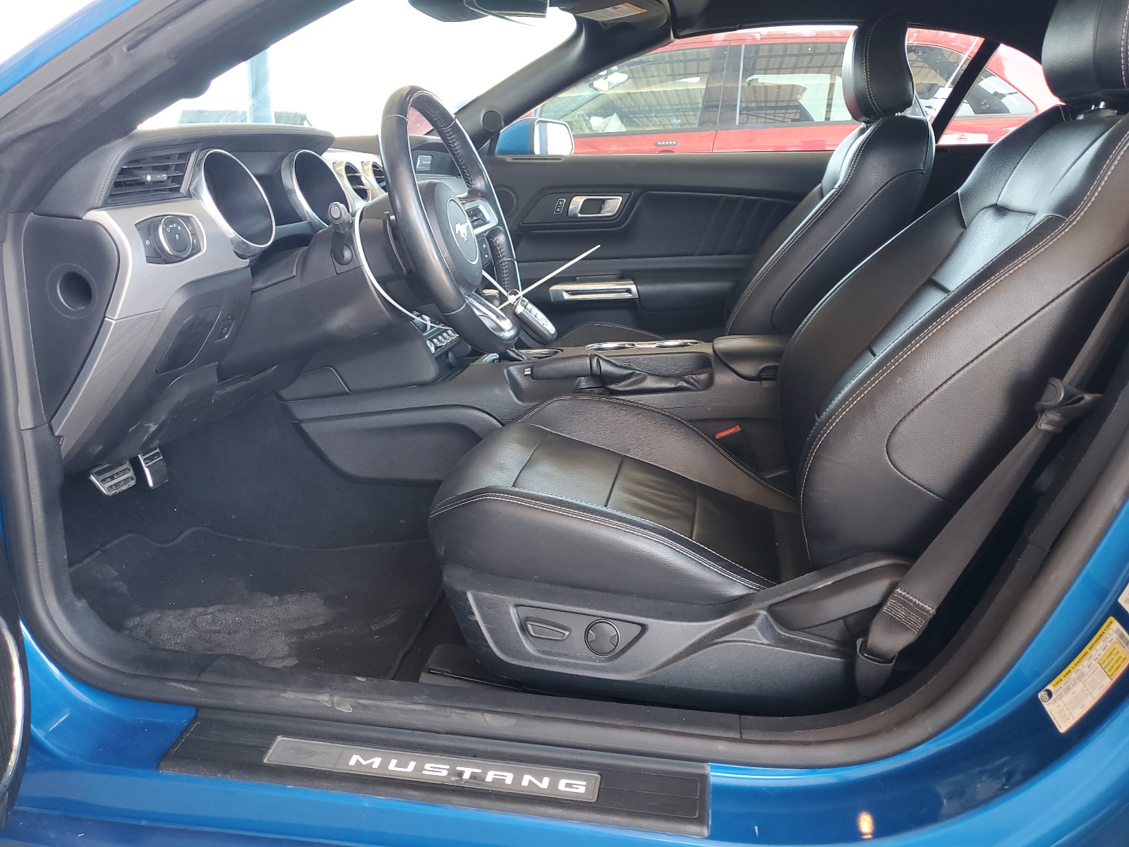 1FATP8UH3M5121031 2021 Ford Mustang