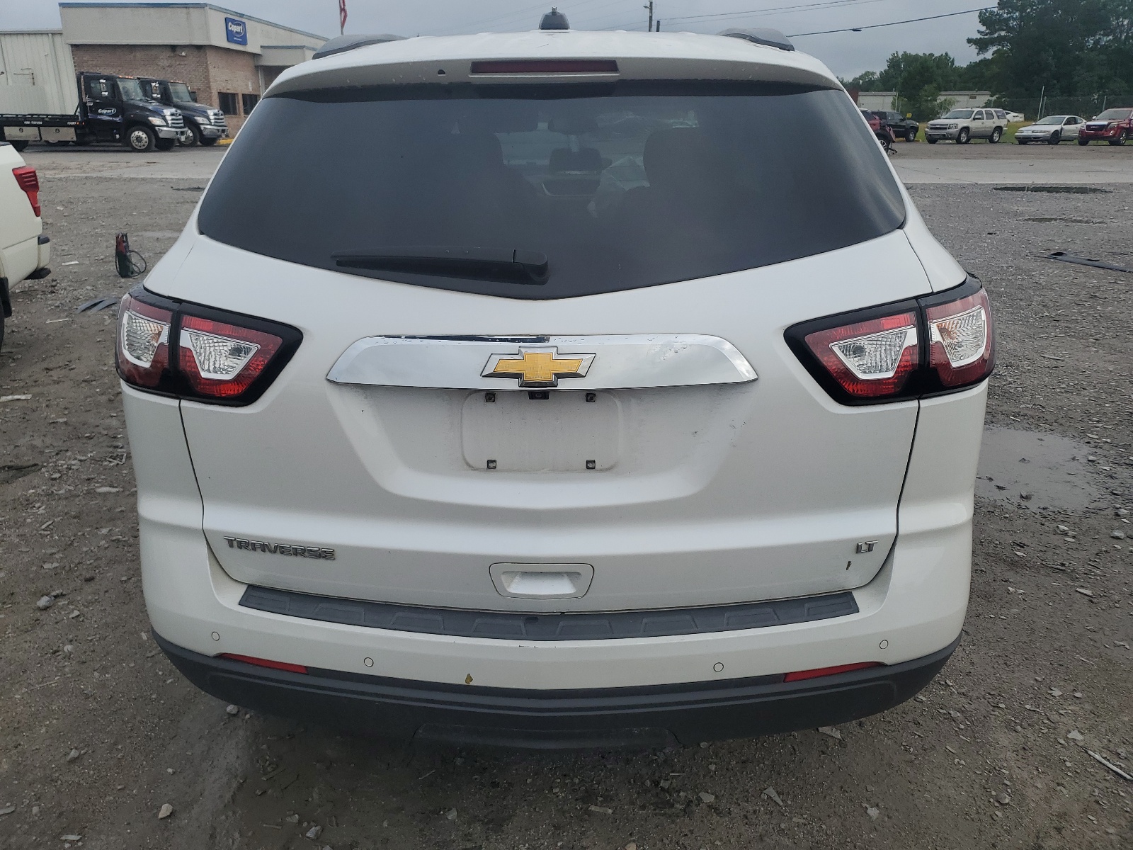 1GNKRHKD8HJ304705 2017 Chevrolet Traverse Lt