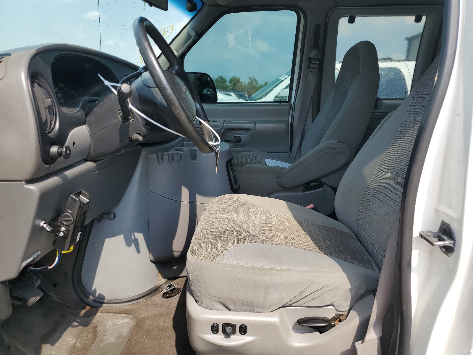 1FBSS31F11HB22476 2001 Ford Econoline E350 Super Duty Wagon