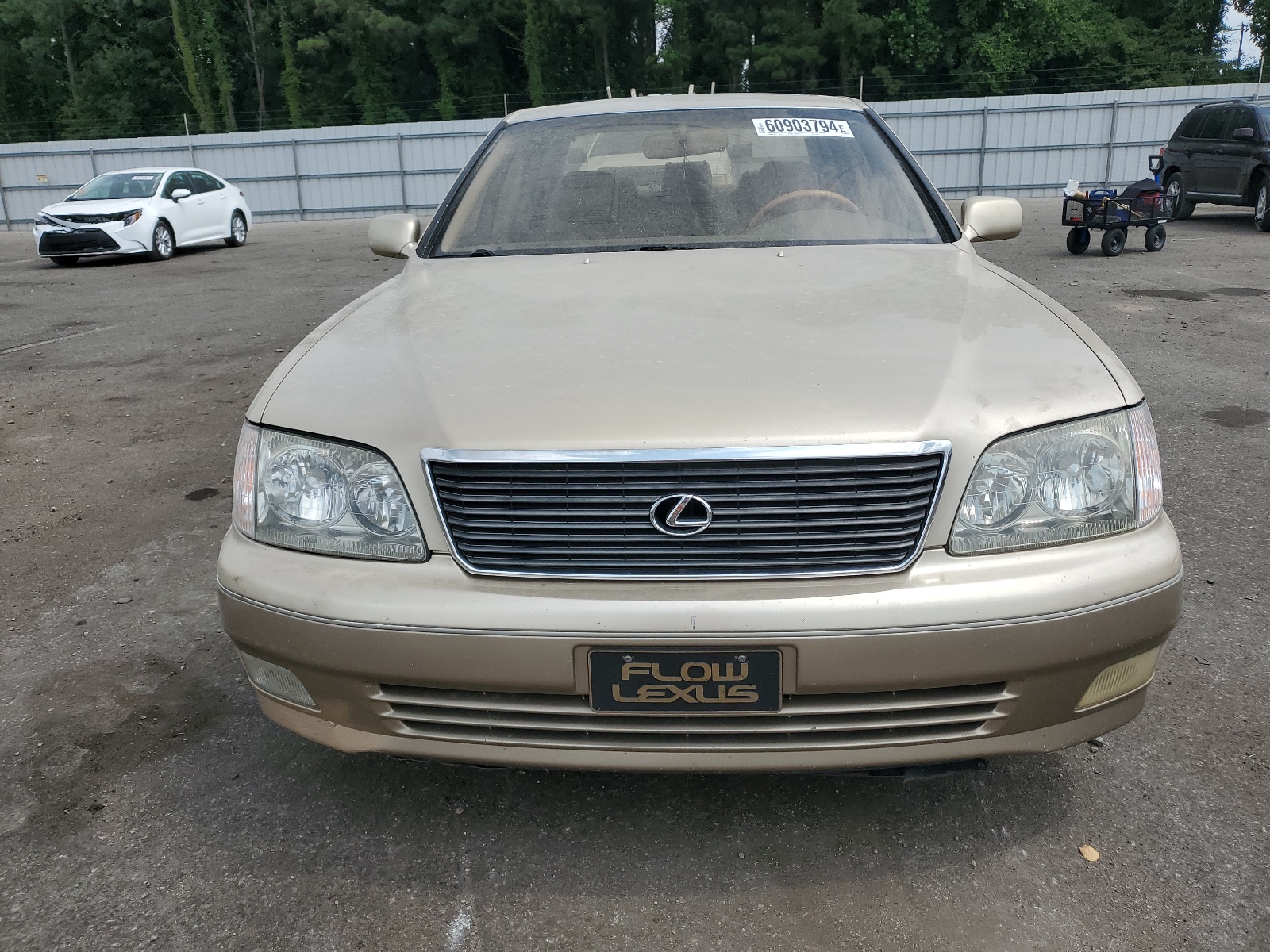 JT8BH28F3Y0173057 2000 Lexus Ls 400