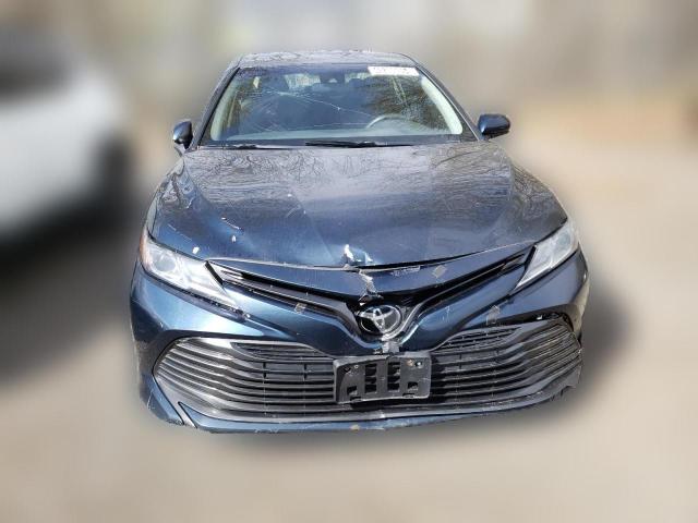  TOYOTA CAMRY 2018 Синий