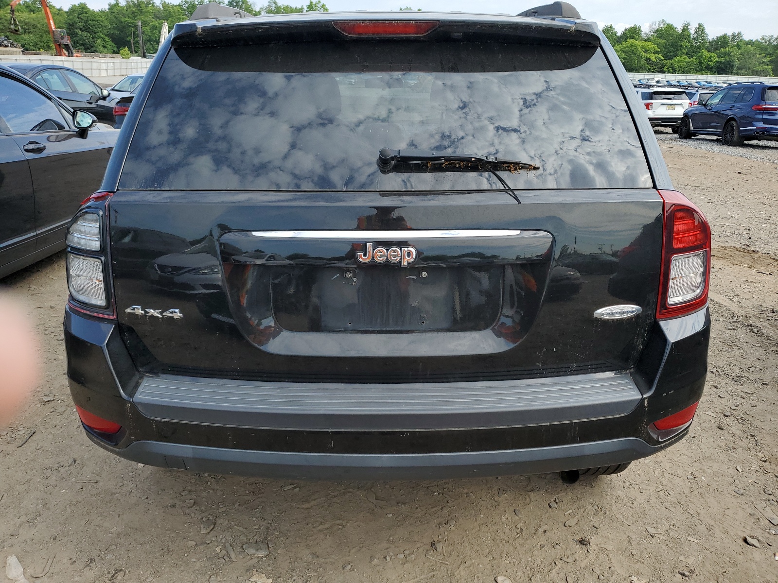 2014 Jeep Compass Latitude vin: 1C4NJDEB7ED892106