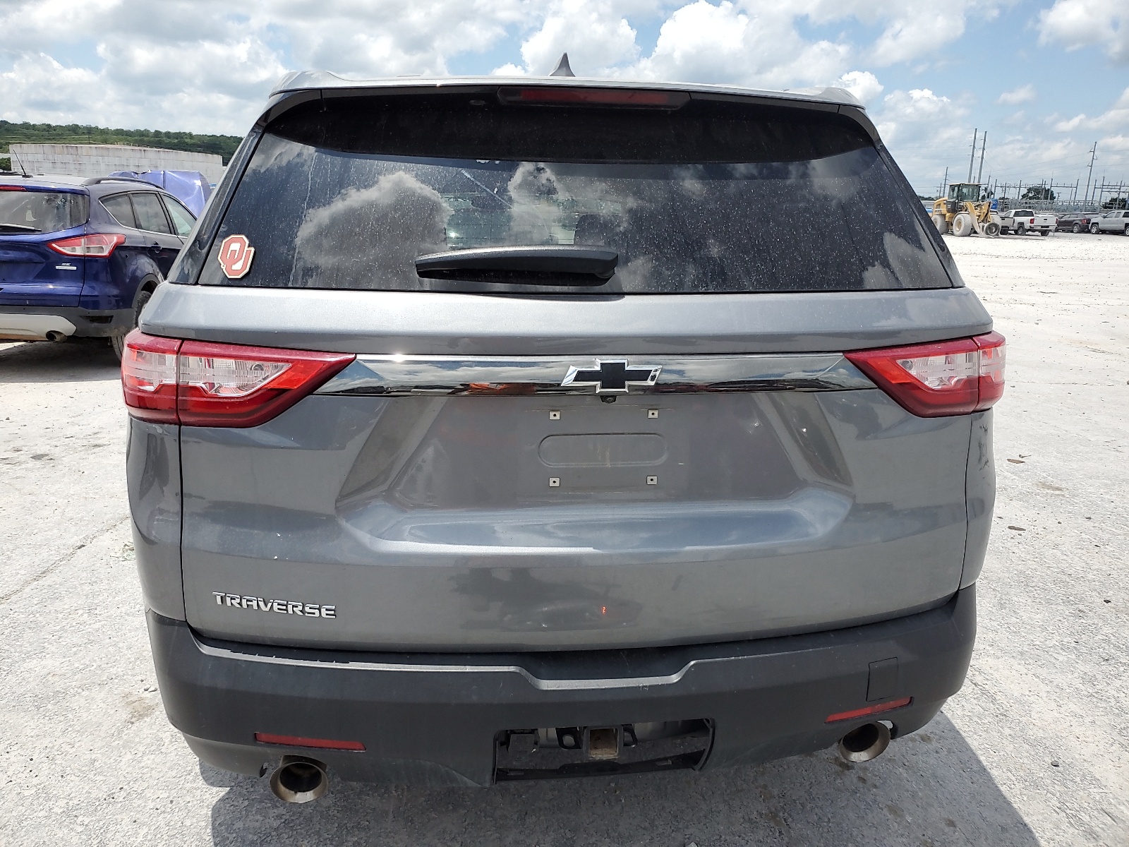 2019 Chevrolet Traverse Ls vin: 1GNERFKW6KJ272881