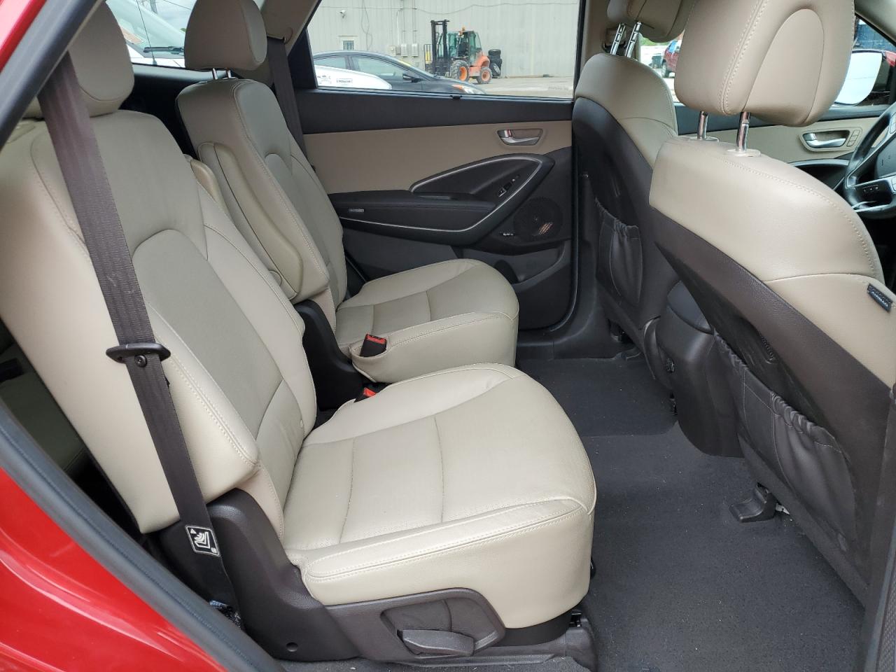 2014 Hyundai Santa Fe - Image 11
