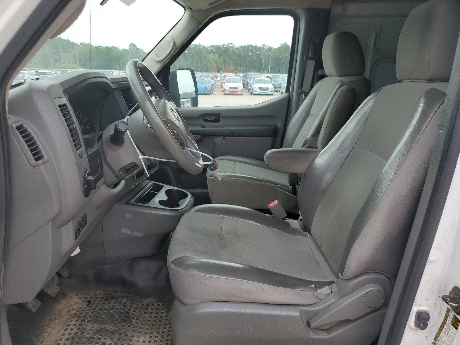 1N6BF0LY6KN801561 2019 Nissan Nv 2500 S