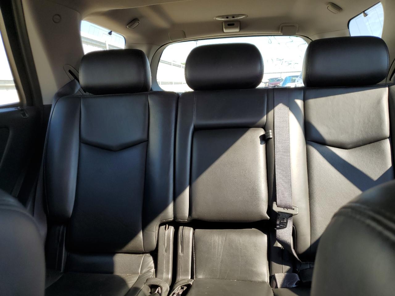 2004 Cadillac Srx VIN: 1GYEE637340189925 Lot: 59745604