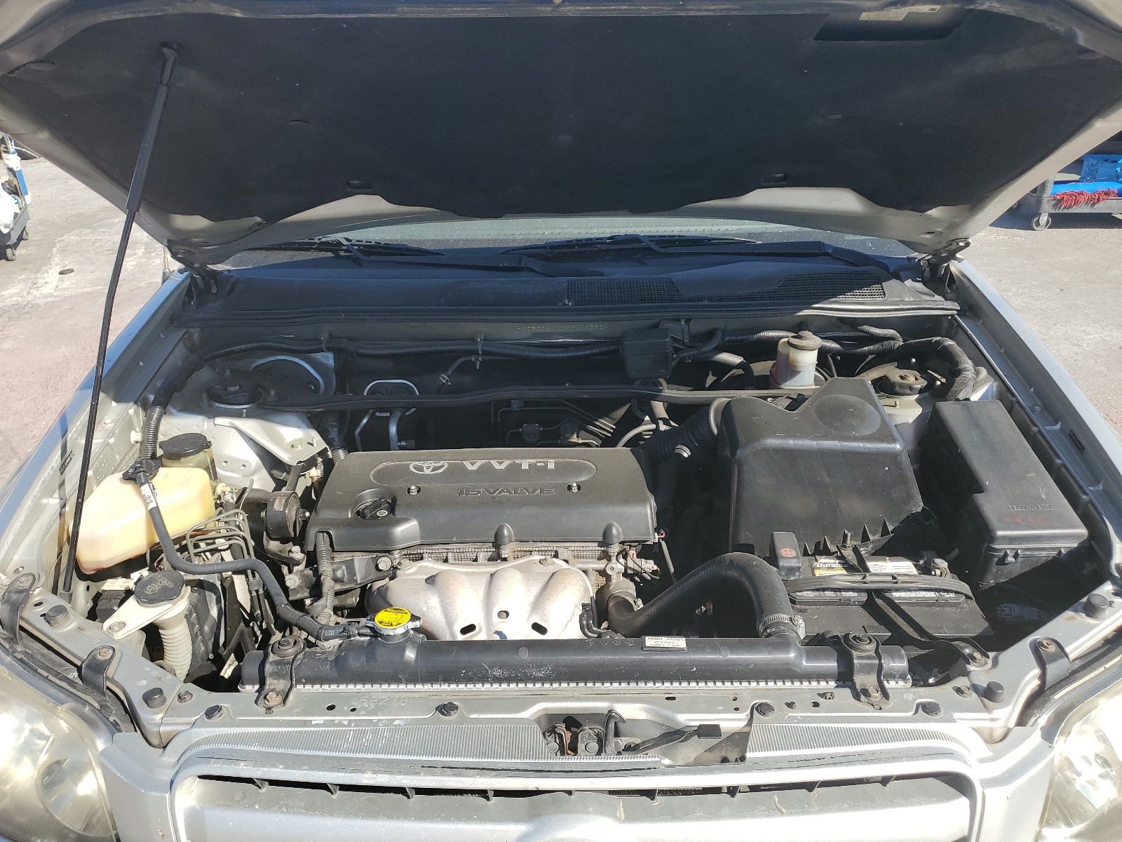 JTEGD21A050113228 2005 Toyota Highlander