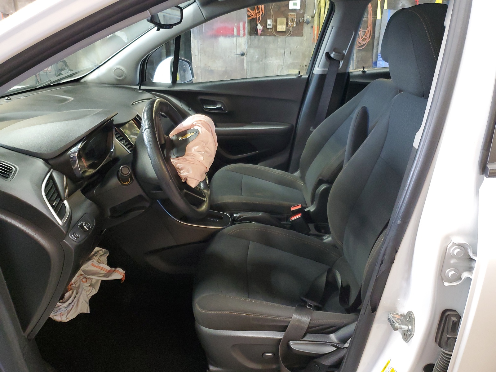 KL7CJNSB6JB734330 2018 Chevrolet Trax Ls