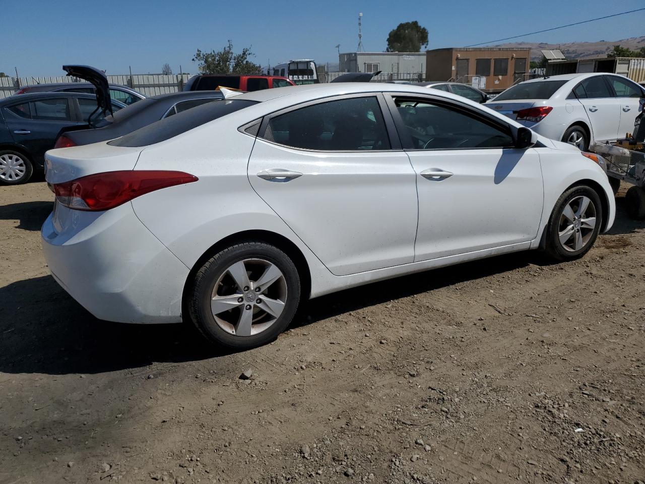 2013 Hyundai Elantra - Image 3