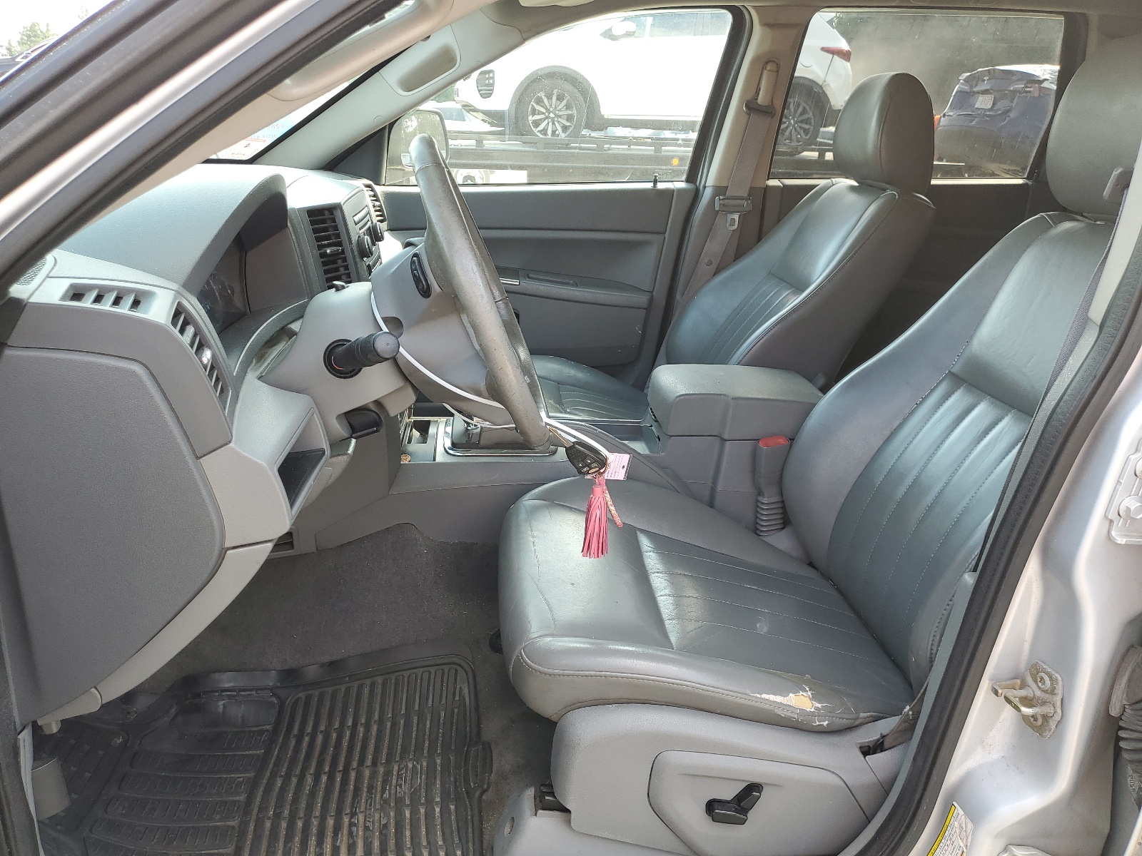 1J8GR48K27C502074 2007 Jeep Grand Cherokee Laredo