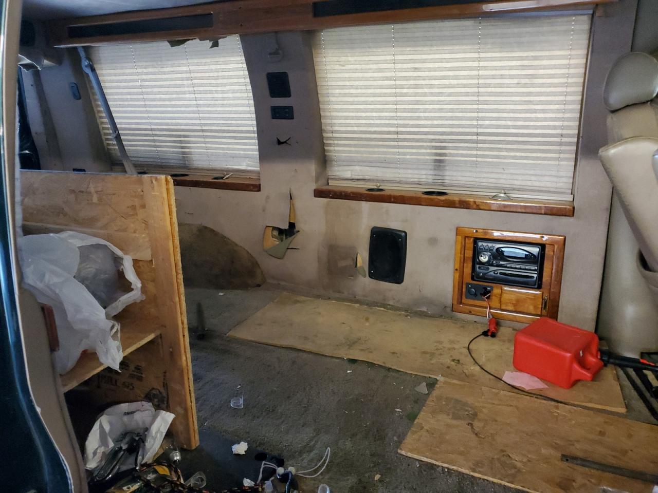 2001 Chevrolet Express G1500 VIN: 1GBFG15R811226242 Lot: 59137194