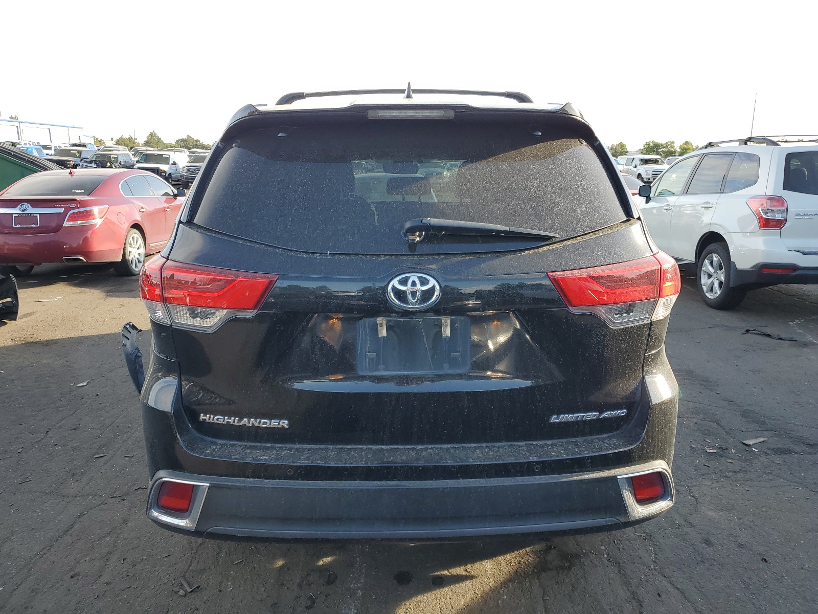 5TDDZRFH8JS835092 2018 Toyota Highlander Limited