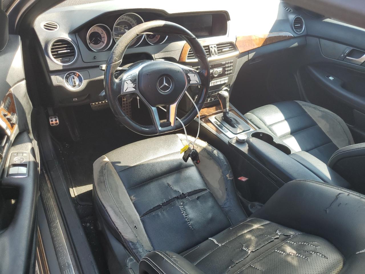 2012 Mercedes-Benz C 350 VIN: WDDGJ5HB4CF737028 Lot: 60300914