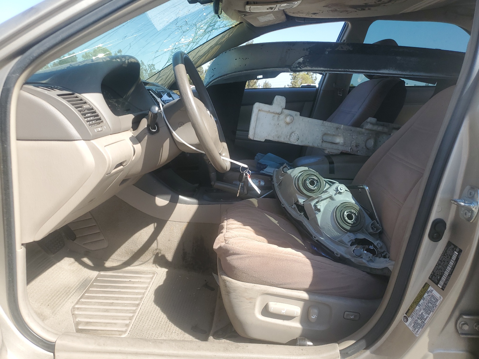 4T1BF32K54U574384 2004 Toyota Camry Le