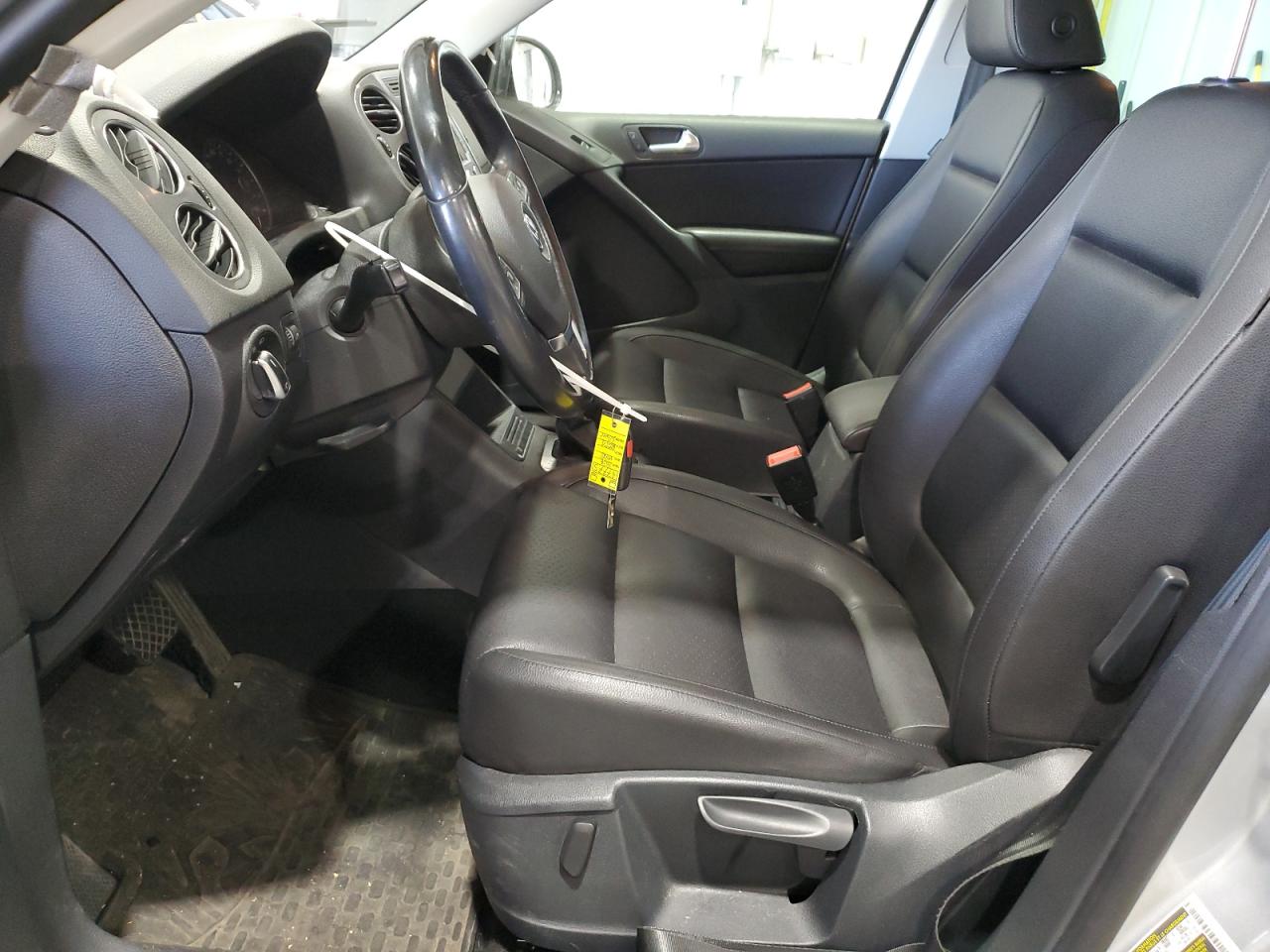 WVGBV3AX0DW618828 2013 Volkswagen Tiguan S