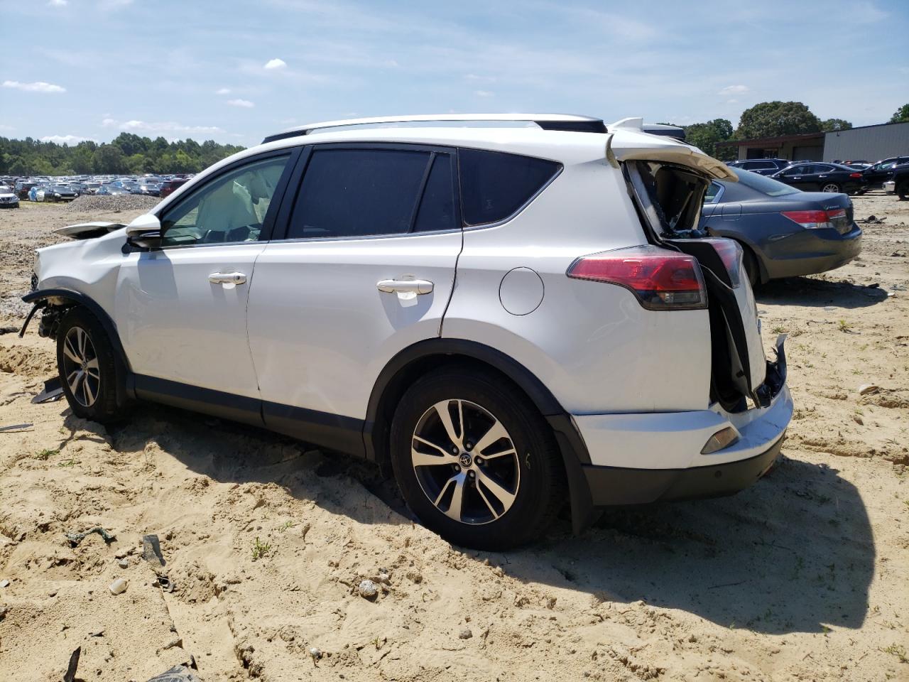 JTMRFREV4HJ708515 2017 TOYOTA RAV 4 - Image 2