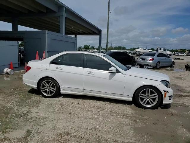 2013 Mercedes-Benz C 250 VIN: WDDGF4HB1DR287365 Lot: 58546874