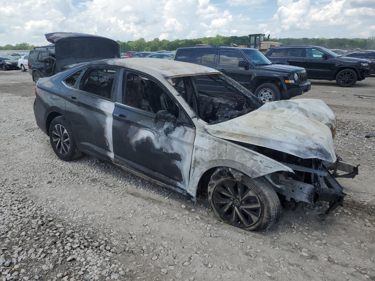 2023 Volkswagen Jetta - Image 4