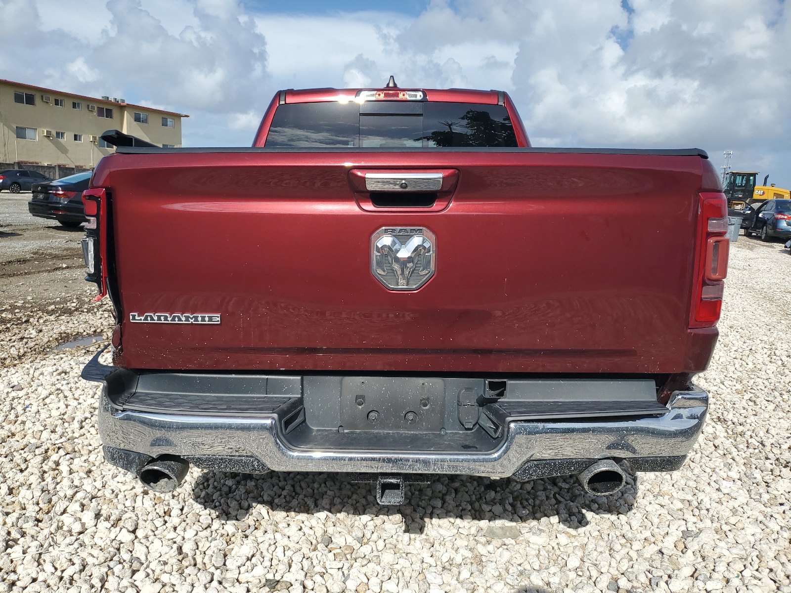 2019 Ram 1500 Laramie vin: 1C6RRERT2KN800674