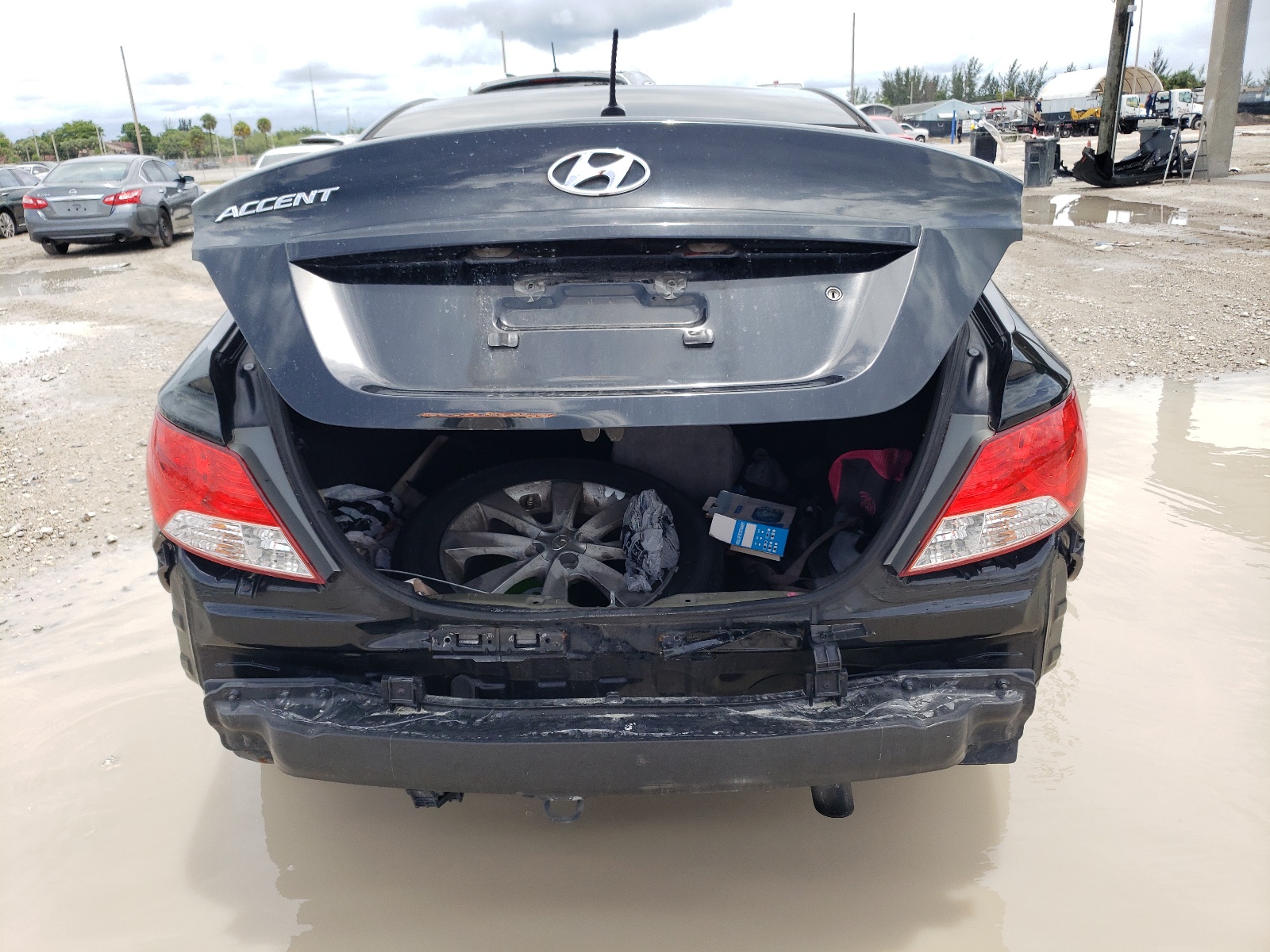 KMHCU4AE4DU570421 2013 Hyundai Accent Gls