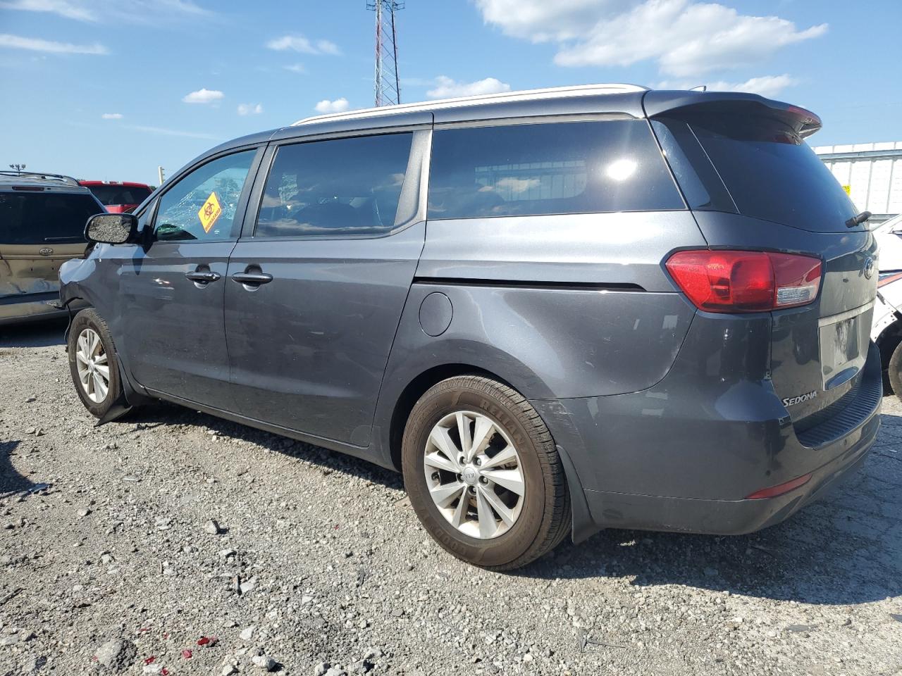 KNDMB5C15G6216821 2016 KIA SEDONA - Image 2