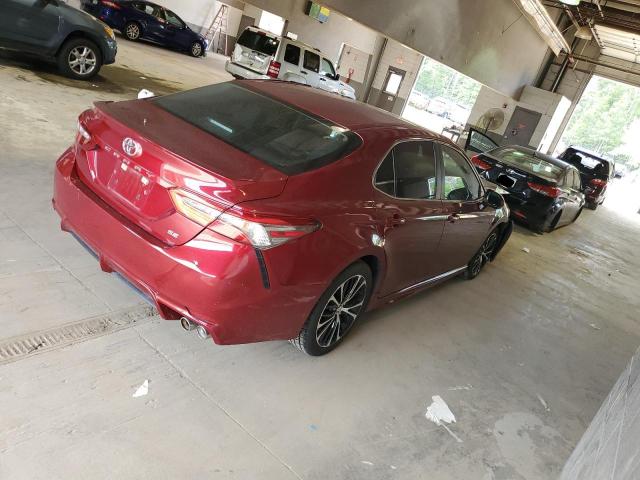  TOYOTA CAMRY 2018 Красный