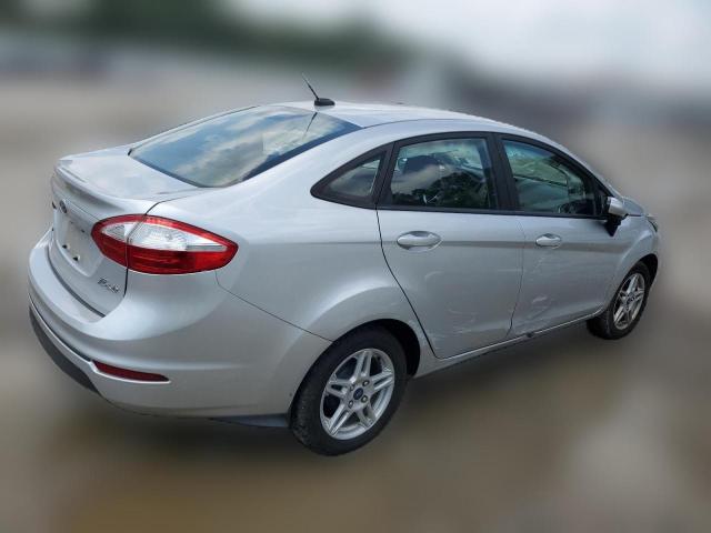  FORD FIESTA 2018 Серебристый