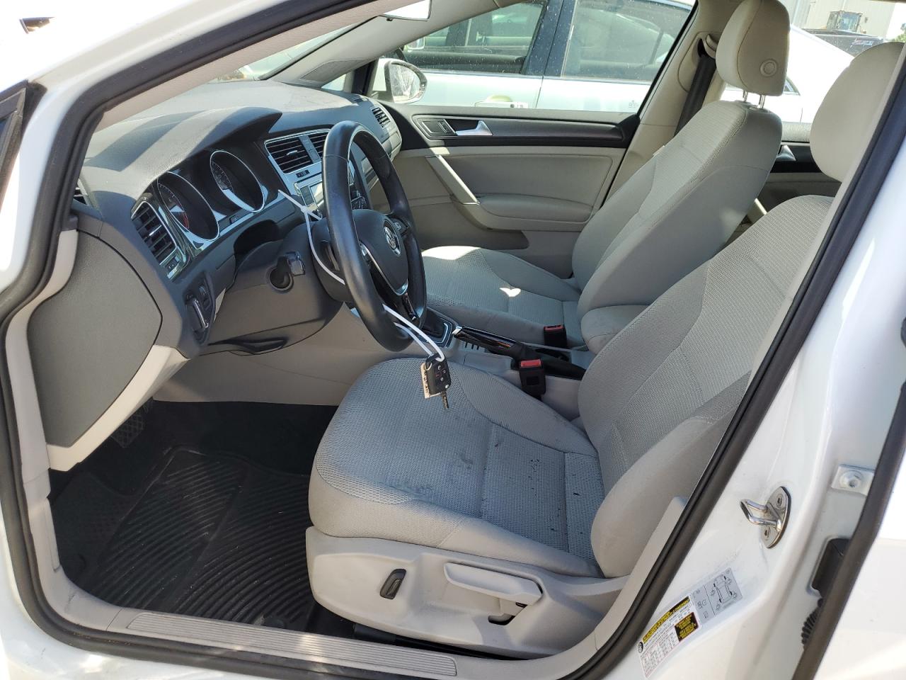 2019 Volkswagen Golf - Image 7
