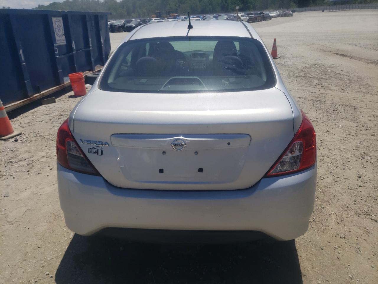 2015 Nissan Versa S VIN: 3N1CN7AP4FL825640 Lot: 60262014