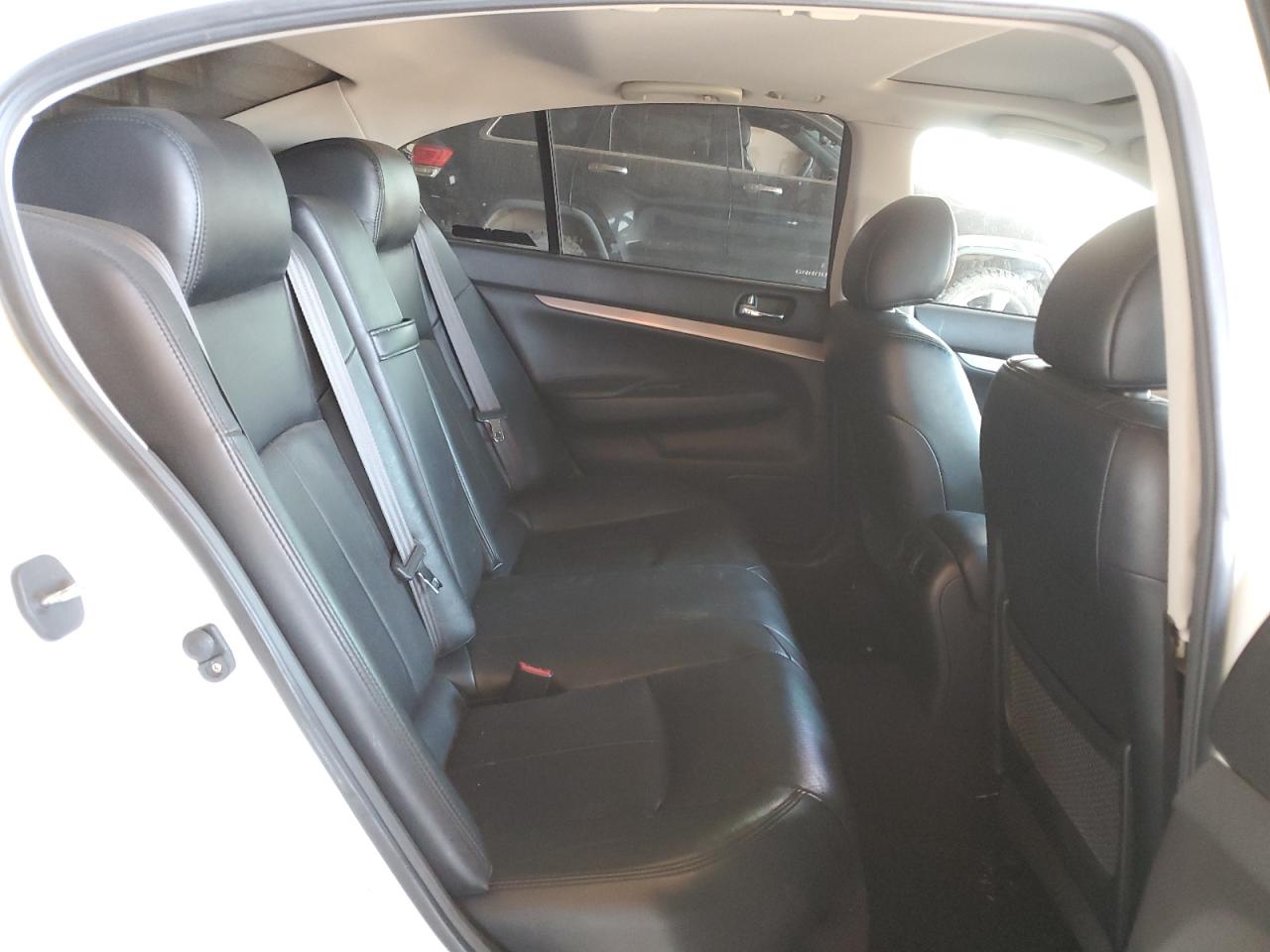 2013 Infiniti G - Image 10