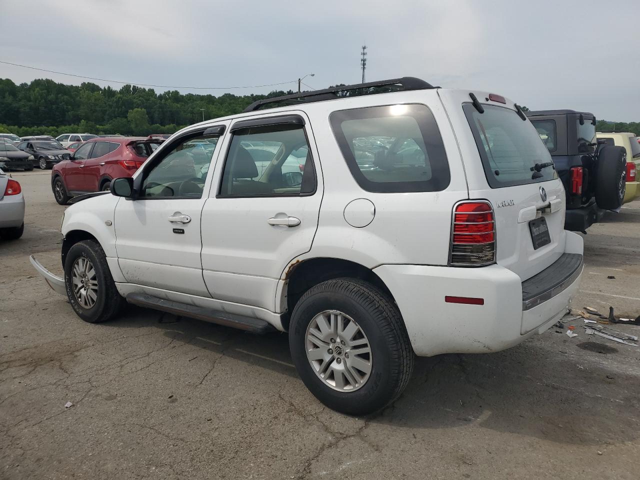 2005 Mercury Mariner - Image 2
