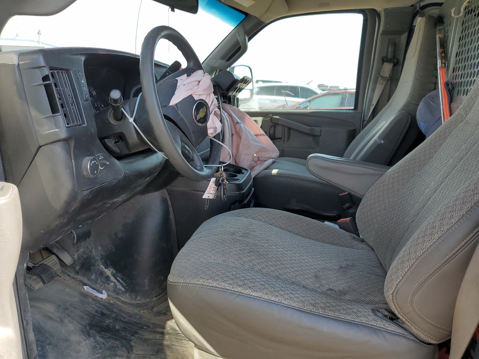 1GCWGAFF4H1346517 2017 Chevrolet Express G2500