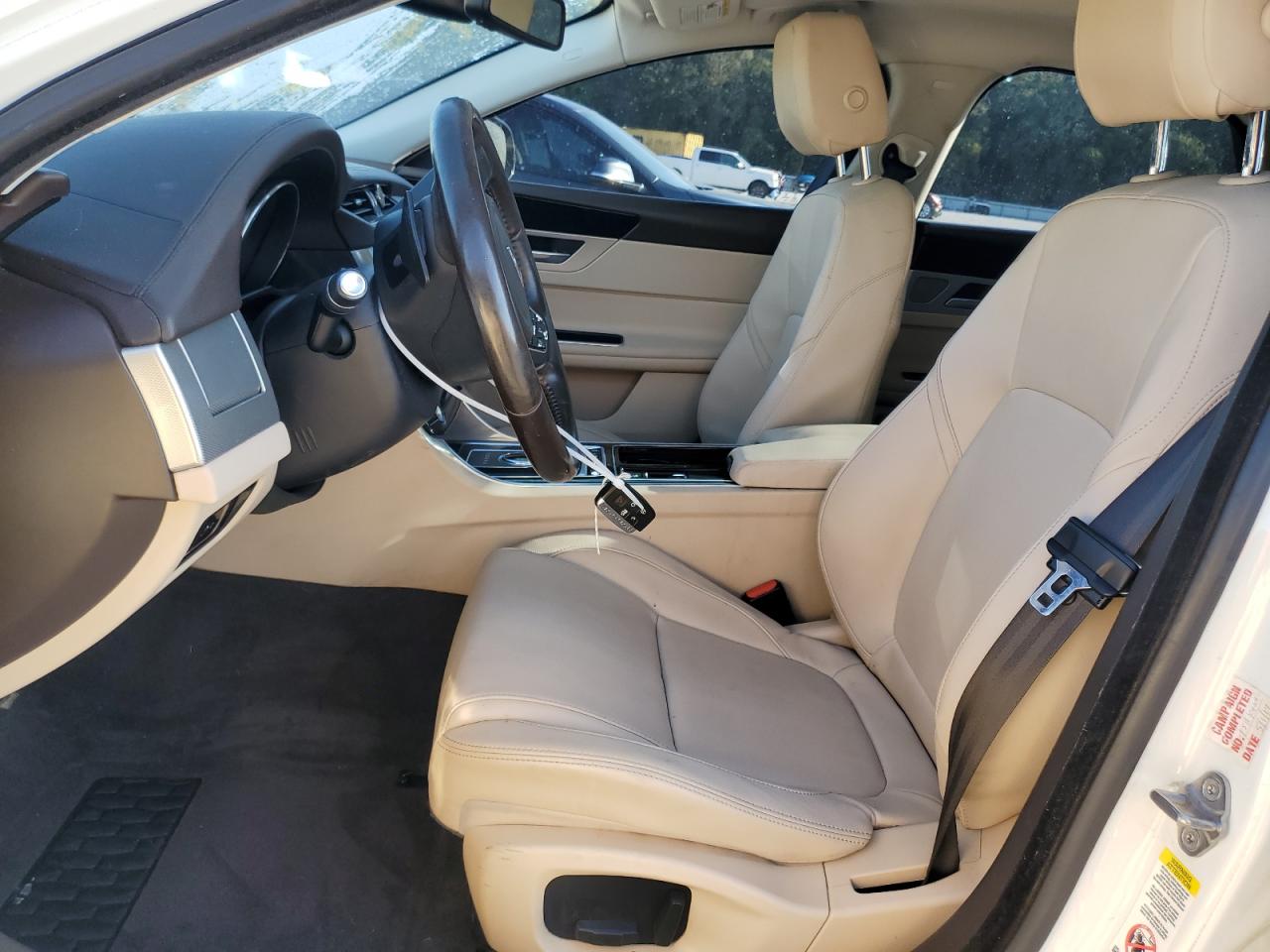 2017 Jaguar Xf Premium VIN: SAJBD4BV8HCY34932 Lot: 60058424
