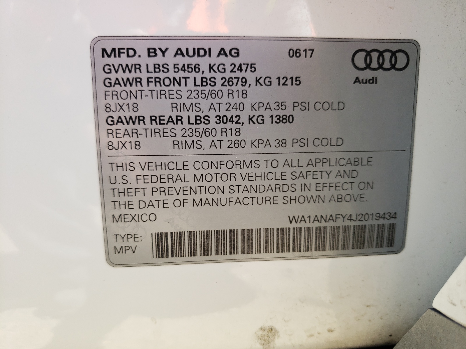 WA1ANAFY4J2019434 2018 Audi Q5 Premium