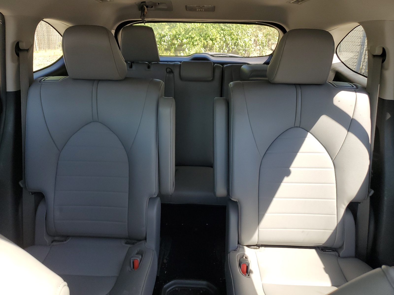 5TDHZRBH6MS096784 2021 Toyota Highlander Xle