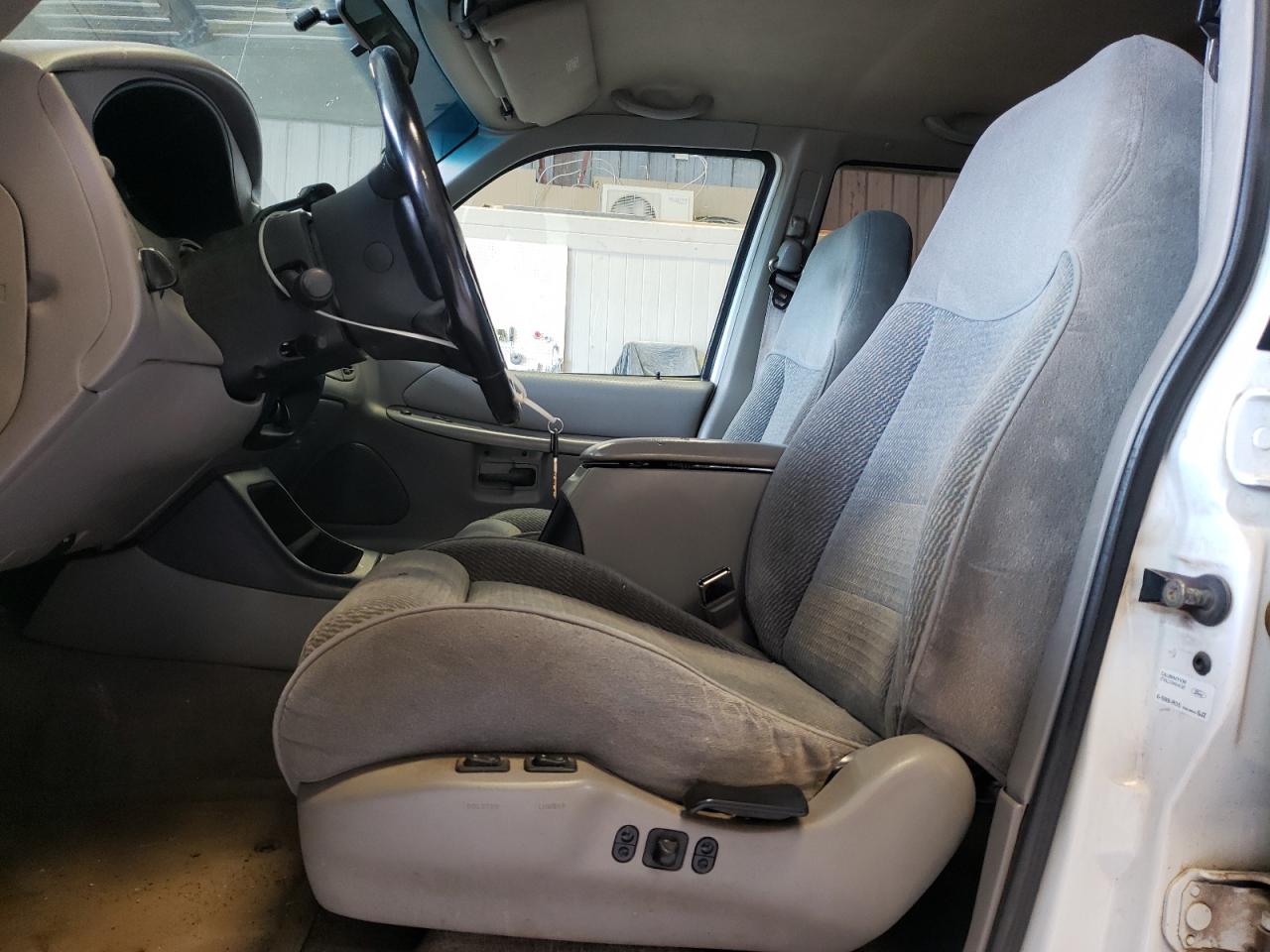 1996 Ford Explorer VIN: 1FMDU34X9TZA01402 Lot: 56907944