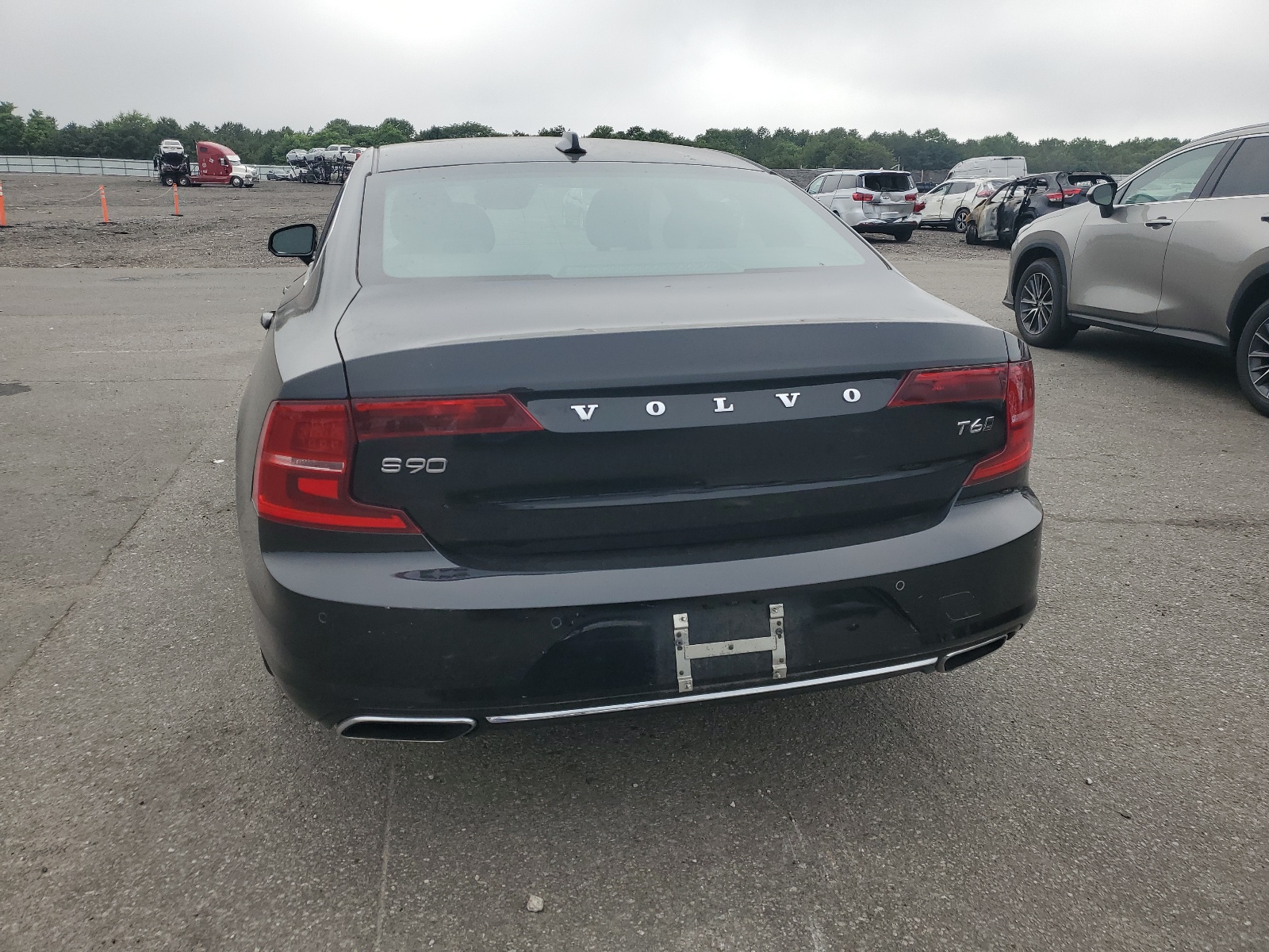 LVY992MKXJP028703 2018 Volvo S90 T6 Momentum