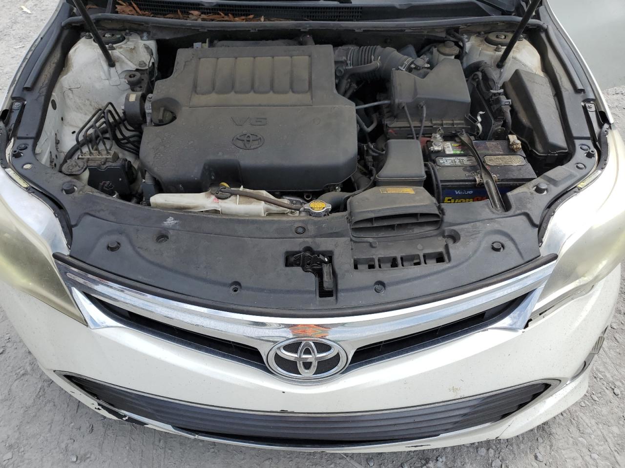 2013 Toyota Avalon - Image 11