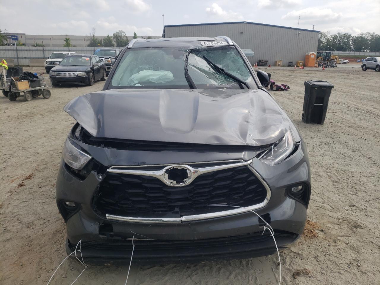 2020 Toyota Highlander - Image 5