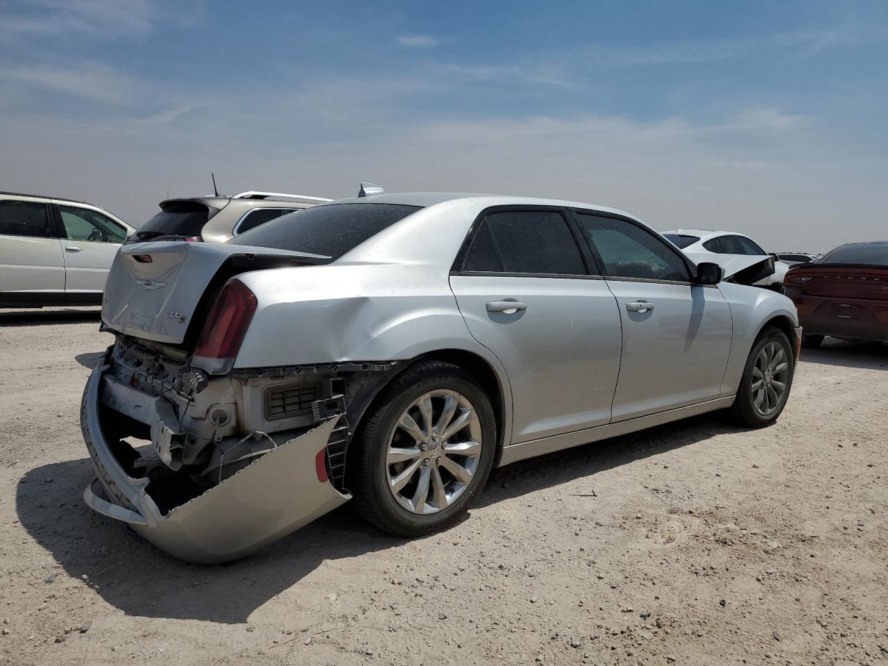 VIN 2C3CCAGGXLH154801 2020 CHRYSLER 300 no.3