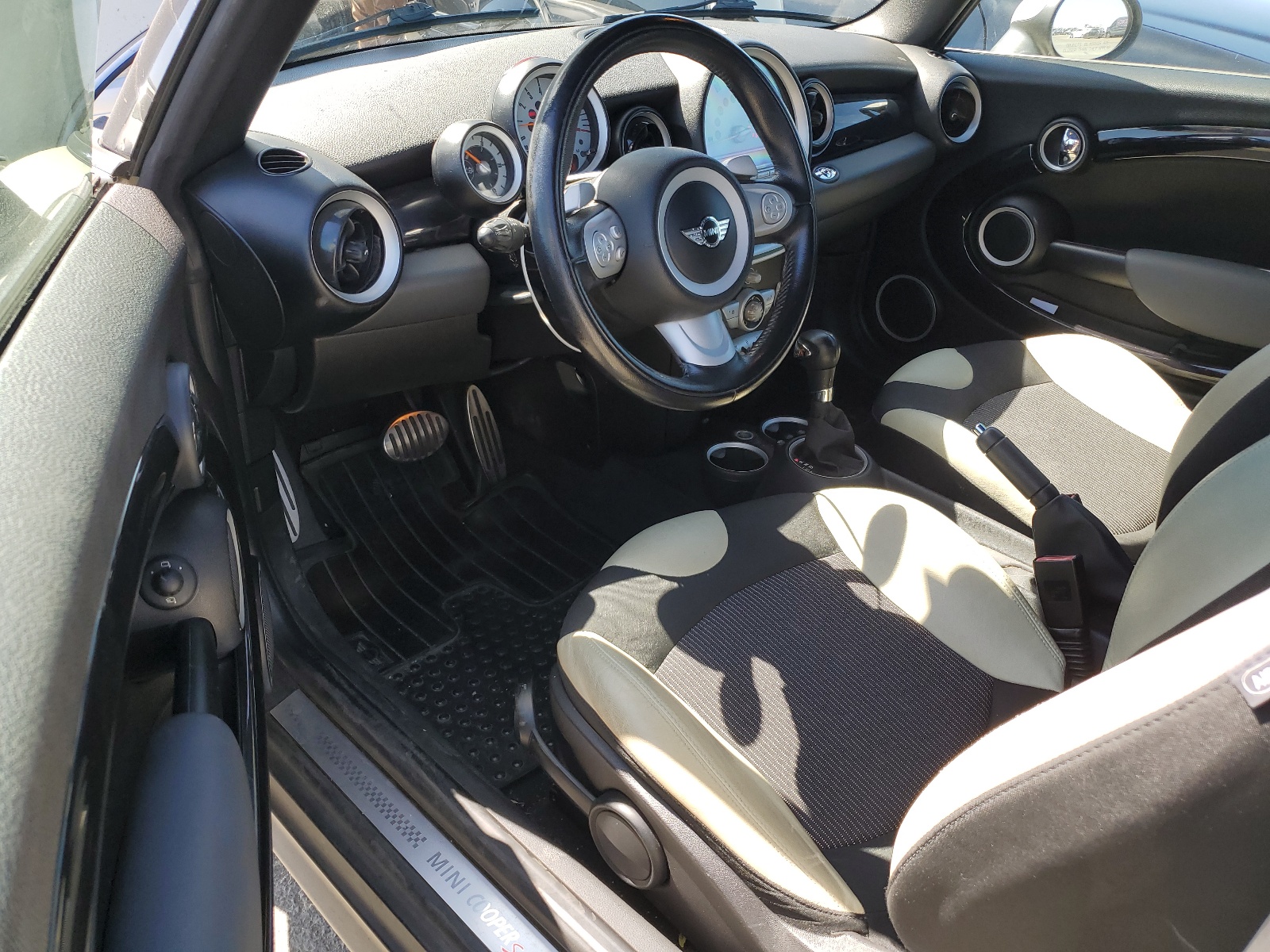 WMWMS3C55ATY08457 2010 Mini Cooper S