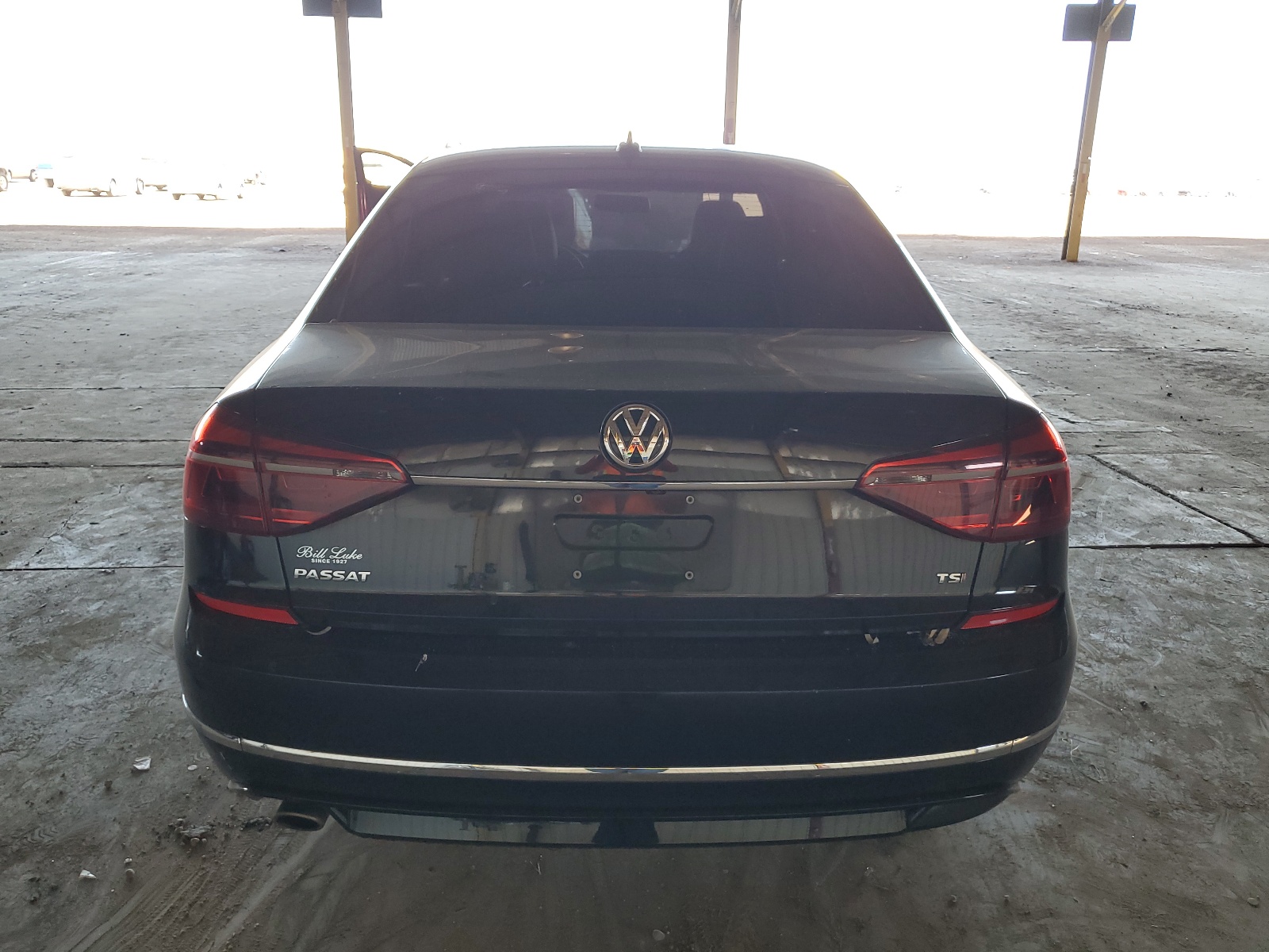 1VWDT7A33HC025878 2017 Volkswagen Passat R-Line