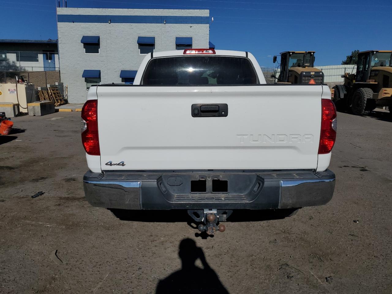 5TFDY5F15JX685998 2018 Toyota Tundra Crewmax Sr5