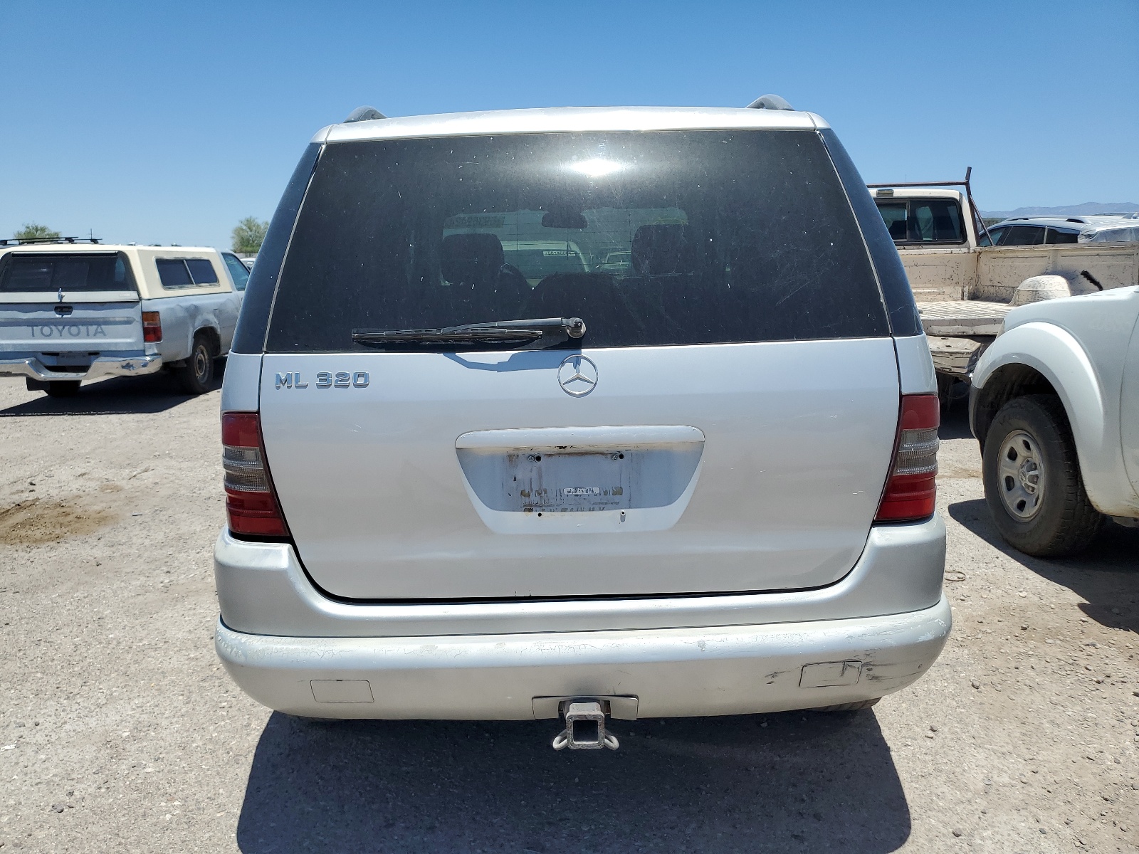 4JGAB54E7YA166826 2000 Mercedes-Benz Ml 320