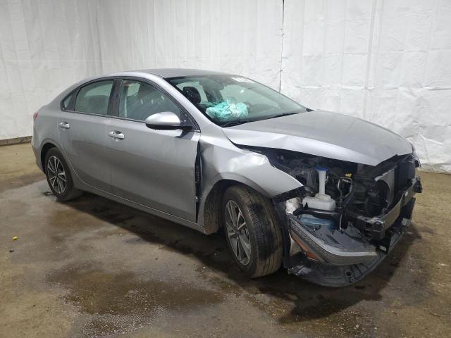 3KPF24AD2NE457047 Kia Forte FE 4