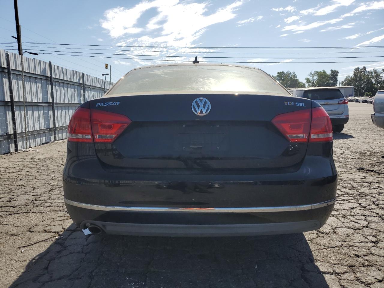 2013 Volkswagen Passat Sel VIN: 1VWCN7A34DC005140 Lot: 58038934