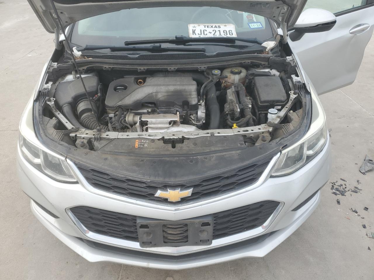 1G1BC5SM1J7104561 2018 Chevrolet Cruze Ls